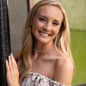 Meet your Posher, Olivia